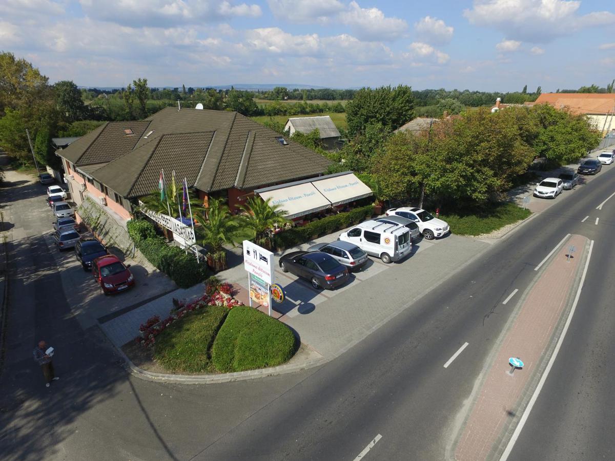 Kisduna Etterem-Panzio Dunaharaszti Exterior photo
